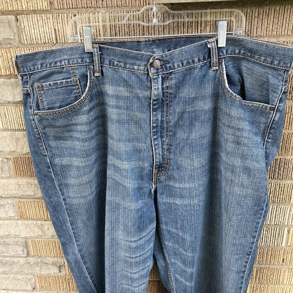 Levi's 550 Jeans Mens 46x30 (FITS SHORT 46X27) Medium Wash Blue Denim Cotton